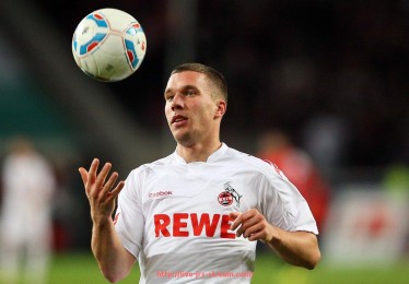 jrs直播-世俱杯球队装备销售渠道现状与发展趋势分析